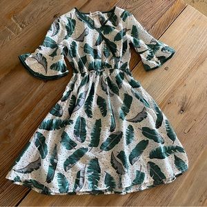 Hawaiian Leaf Dress Size 7/8